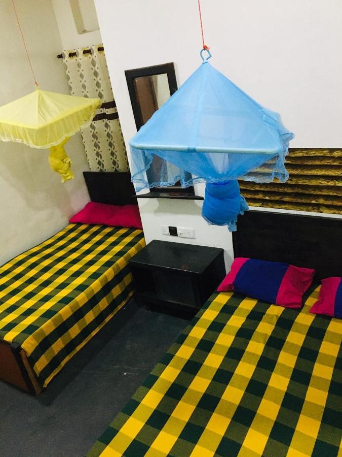 فندق Bathiya Tourist Guest أنرادابورام المظهر الخارجي الصورة