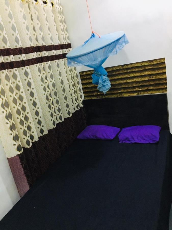 فندق Bathiya Tourist Guest أنرادابورام المظهر الخارجي الصورة