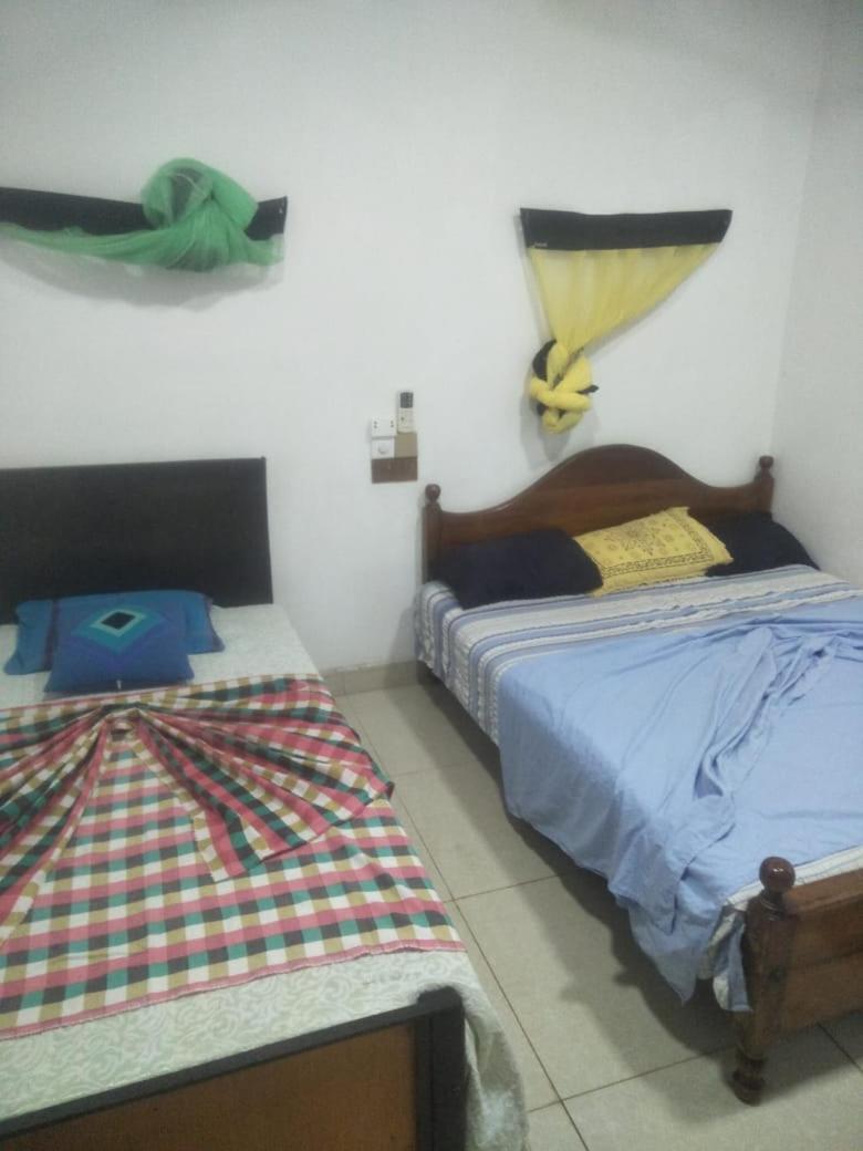 فندق Bathiya Tourist Guest أنرادابورام المظهر الخارجي الصورة